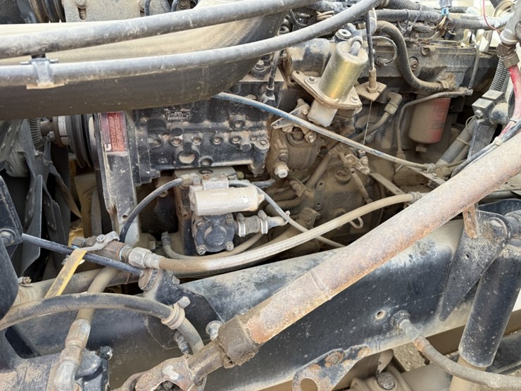 1996-freightliner-fl70-image-25