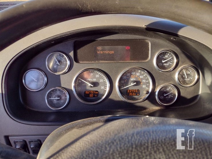 2013-peterbilt-337-image-12