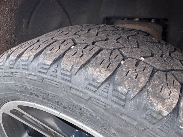 2015-chevrolet-suburban-image-12