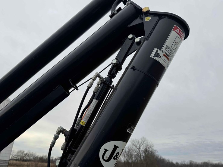 2023-j-&-m-251st-speedtender-image-25