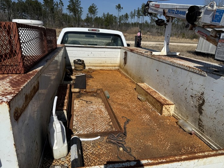 2010-ford-f550-xl-image-15