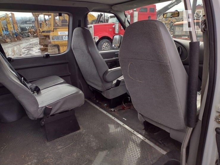 2008-ford-e150-image-24