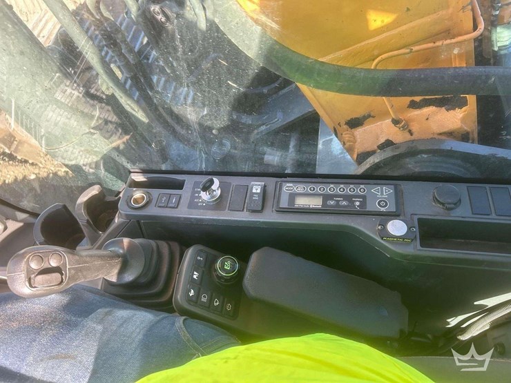 2022-case-cx220e-hydraulic-excavator-image-25