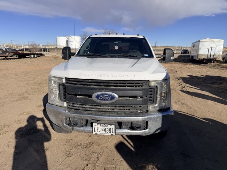 2019-ford-f250-xl-image-3