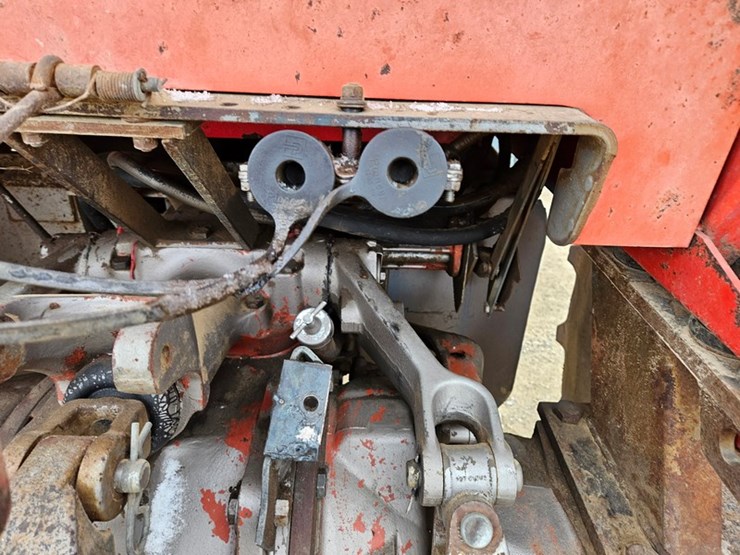 massey-ferguson-1085-image-18