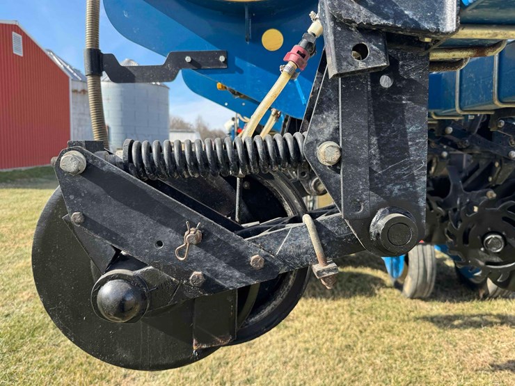 2012-kinze-3600-image-12