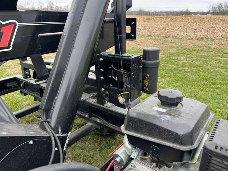 2023-j-&-m-251st-speedtender-image-6