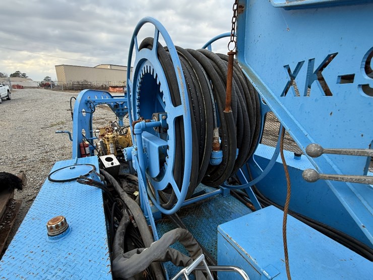 2013-caterpillar-c4.4-image-6