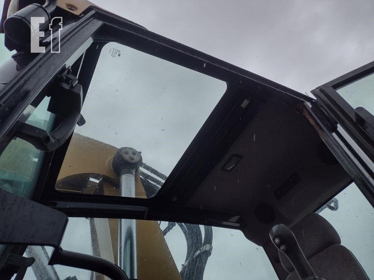 caterpillar-m322f-image-15