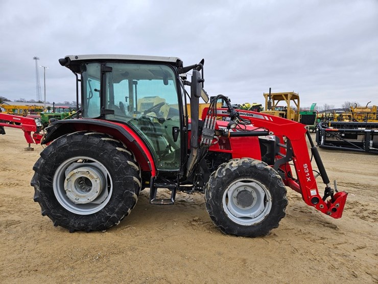 massey-ferguson-4707-image-6