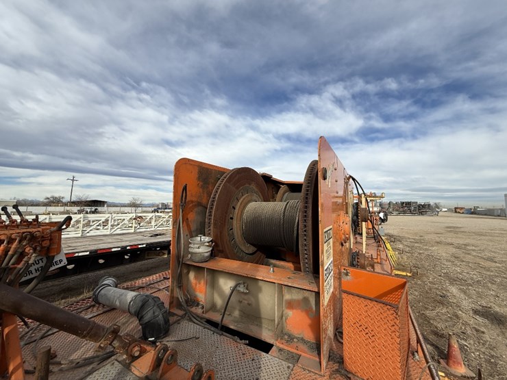 taylor-dd260hd-5-axle-well-service-rig-chassis-f/-parts-only-image-13