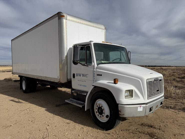 1996-freightliner-fl70-image-2