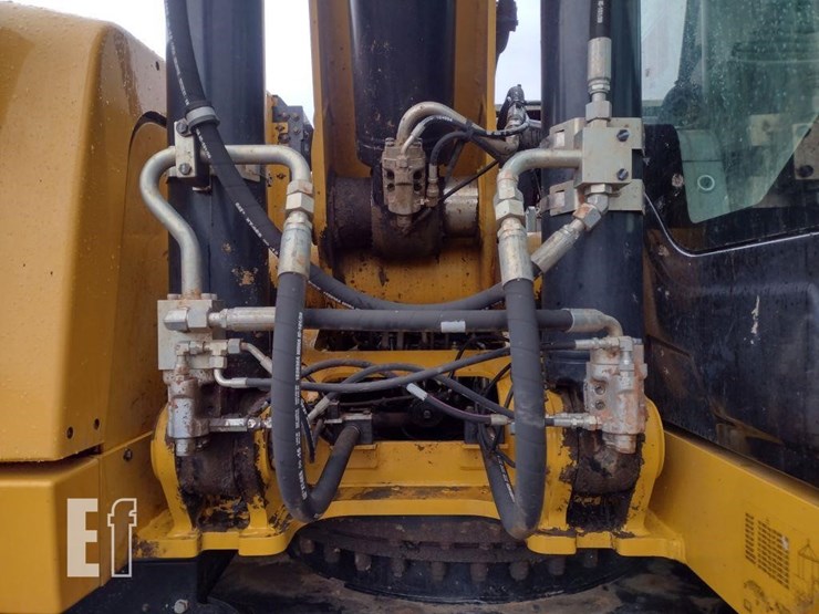 caterpillar-m322f-image-22