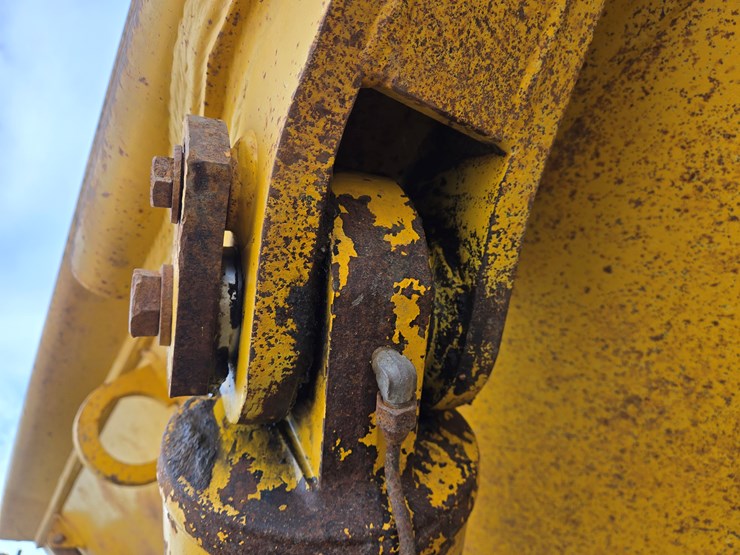 komatsu-hm400-2-image-27