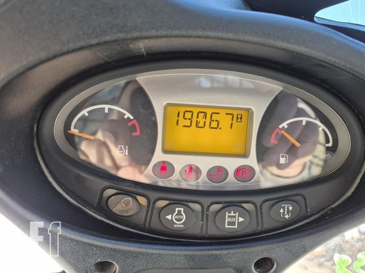 2019-bobcat-s590-image-16