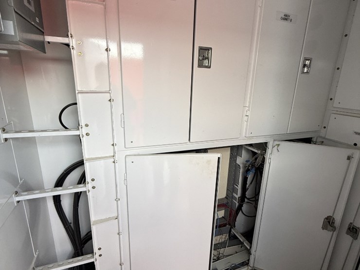 2020-nov-rolligon-big-bore-frac-15k-wp-4-axle-manifold-trailer-image-35