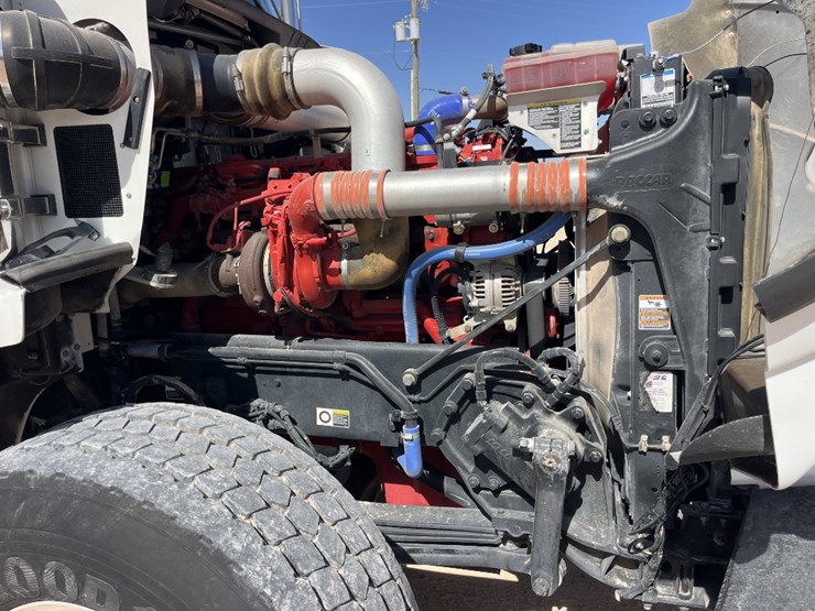 2015-kenworth-t800-image-15