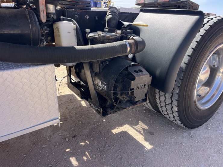 2002-peterbilt-378-image-7