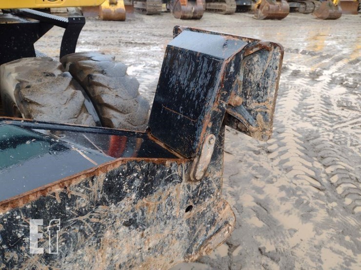 caterpillar-m322f-image-23