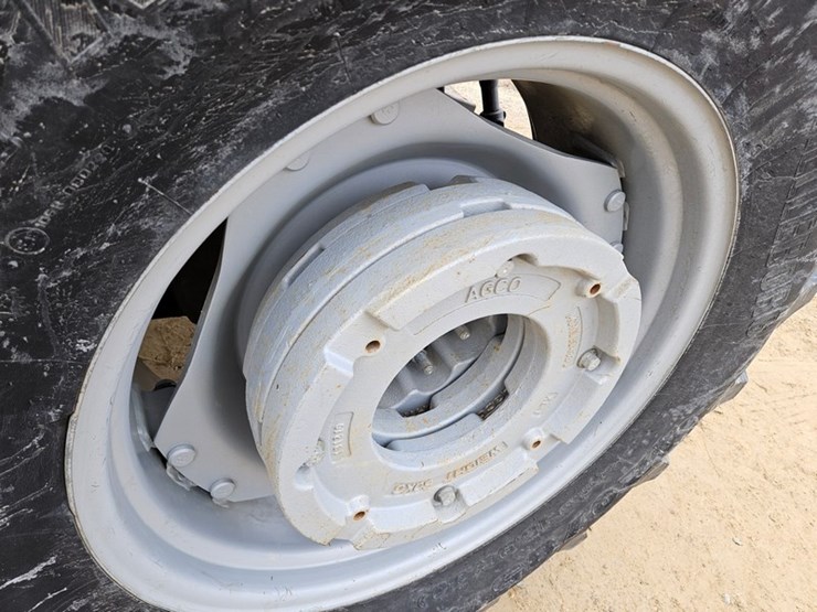 massey-ferguson-4707-image-54