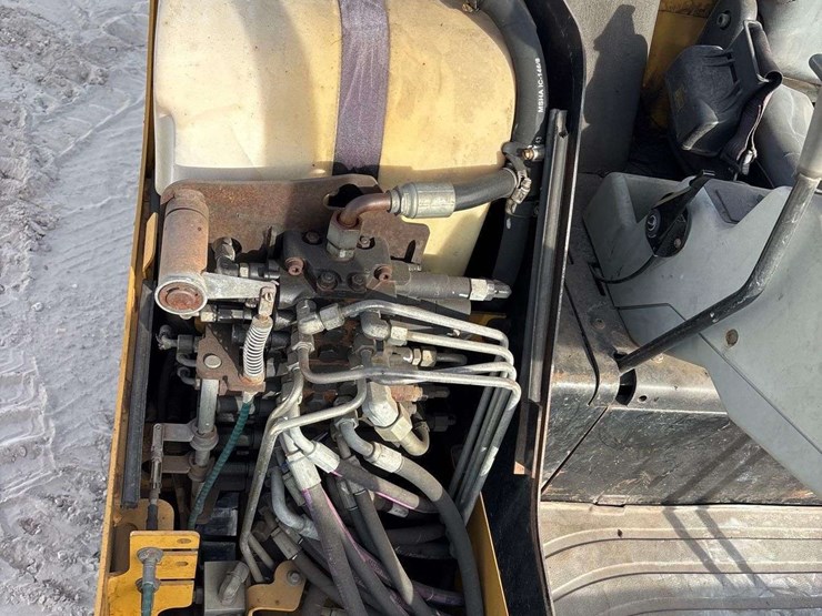 caterpillar-302.5c-image-17