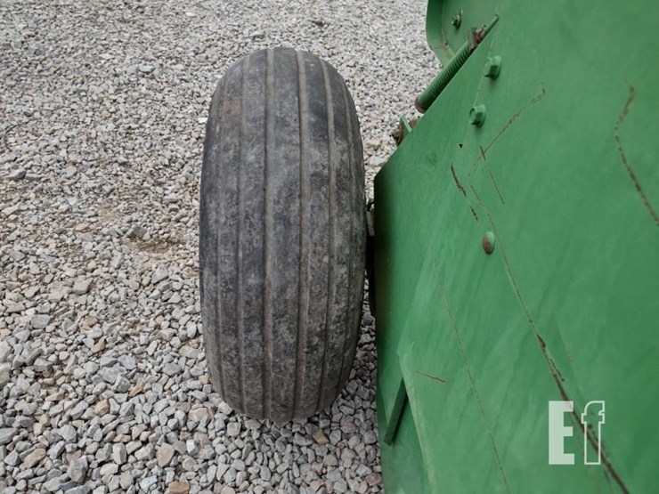 1995-john-deere-335-image-6