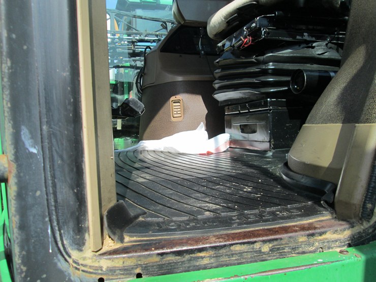 john-deere-8310-image-26