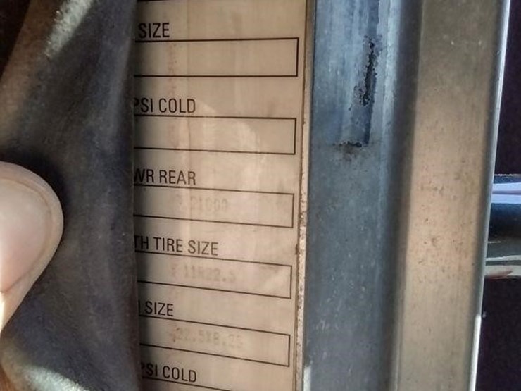 2013-peterbilt-337-image-8