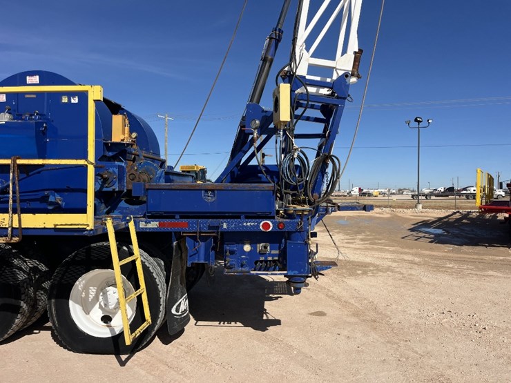 2005-international-7400-image-21