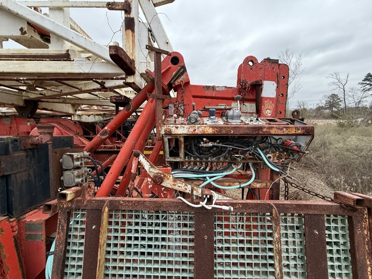 2003-franks-/-nov-1287/160-96-210k-4-axle-well-service-workover-rig-(incomplete)-image-15