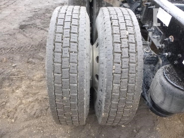 2020-peterbilt-579-image-25