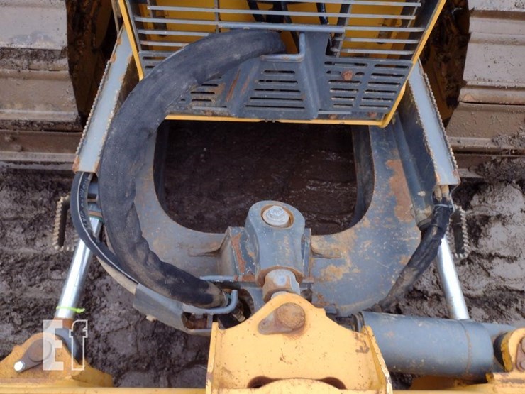 2015-deere-650k-lgp-image-18