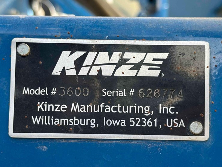 2012-kinze-3600-image-4