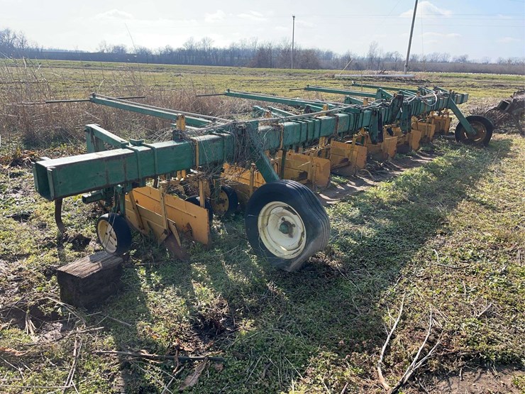 john-deere-8-image-1