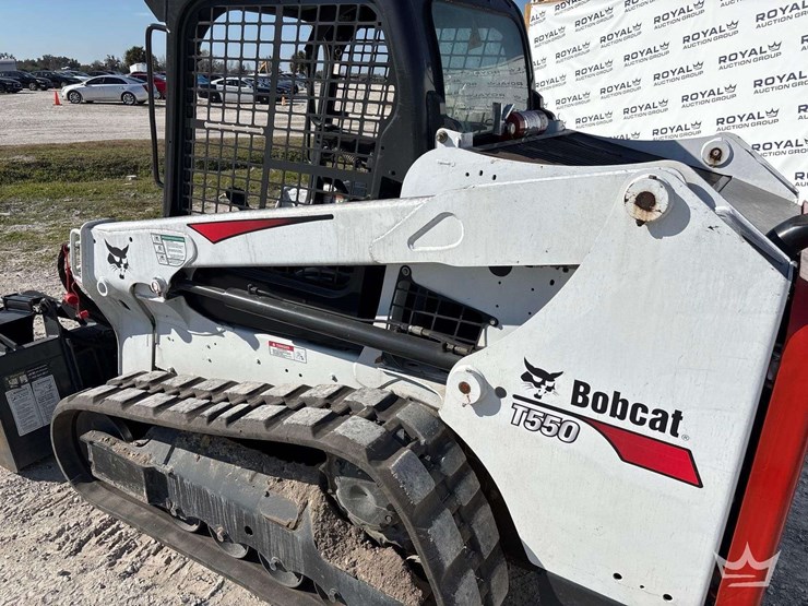 2017-bobcat-t550-image-10