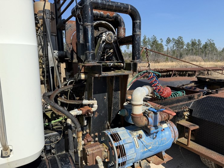 2009-mack-granite-gu713-image-15