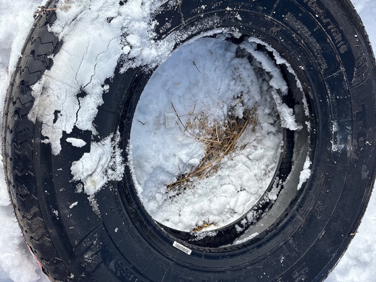 #4074-•-st225/75r15-image-1