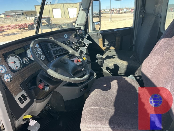 2021-freightliner-coronado-122-sd-image-9