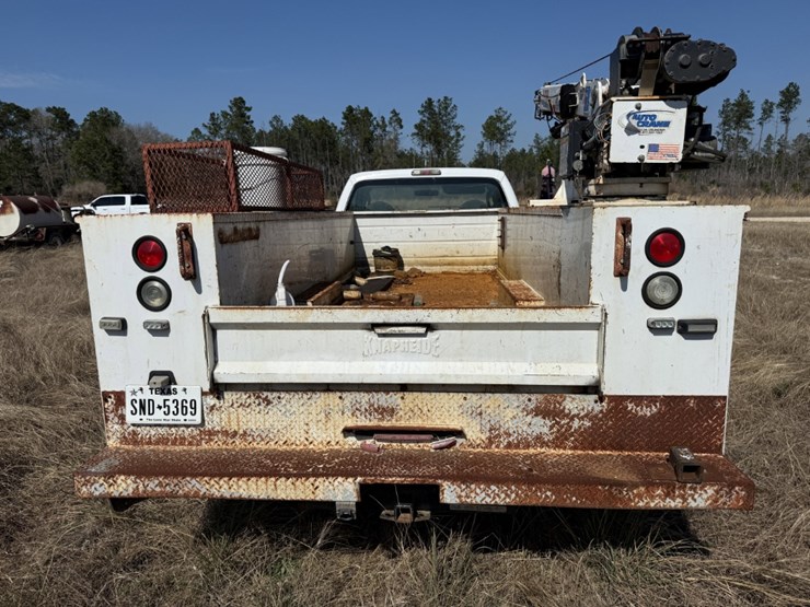 2010-ford-f550-xl-image-5