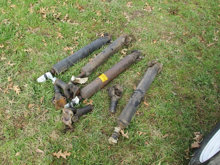 #27371-•-lot-of-(4)-pto-shafts-image-1