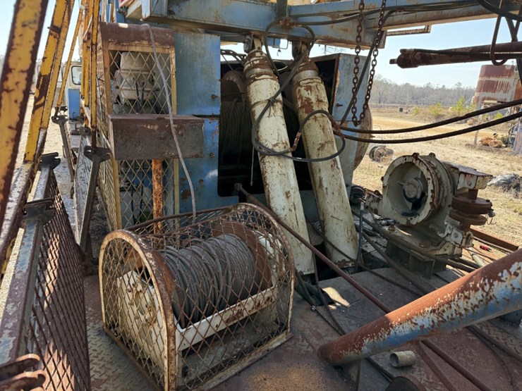 2007-moor-rig-xj60-dd-104'-200k-5-axle-well-service-workover-rig-image-34