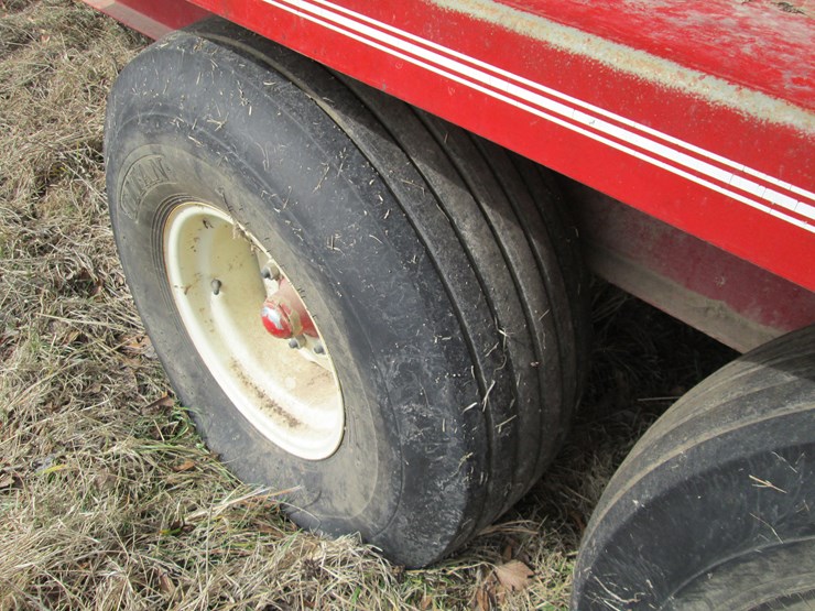 #27354-•-mallett-pull-type-spreader-image-8