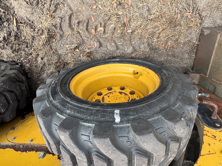 2014-caterpillar-226b3-image-45