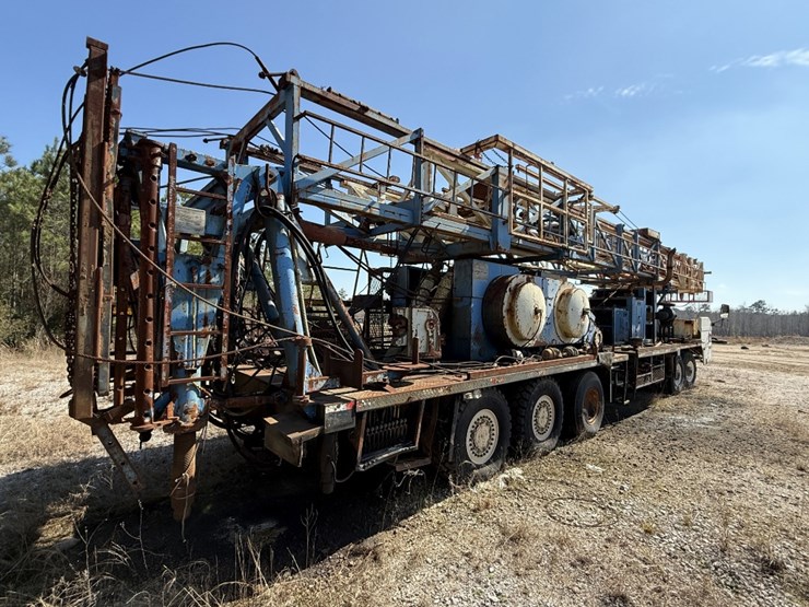 2007-moor-rig-xj60-dd-104'-200k-5-axle-well-service-workover-rig-image-9