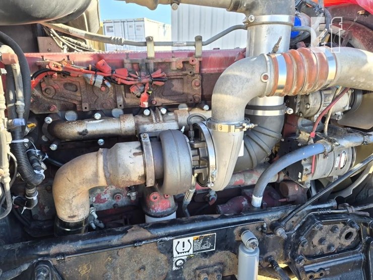 2013-peterbilt-388-image-29