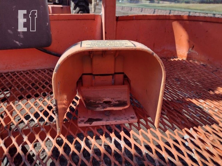 2015-jlg-340aj-image-24