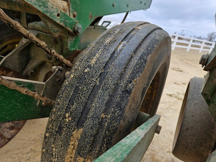 john-deere-7200-image-37