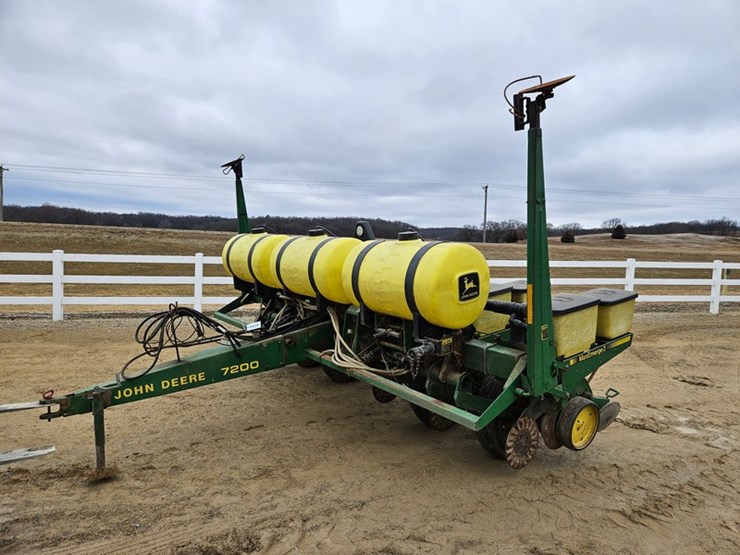john-deere-7200-image-1