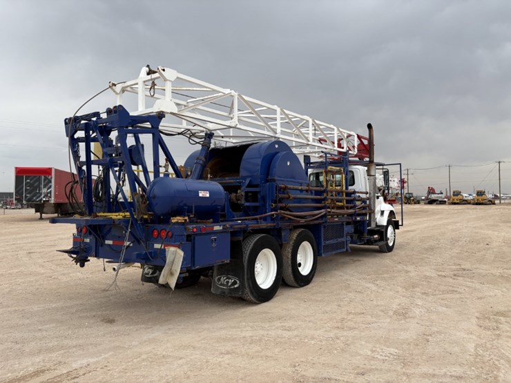 2005-international-7400-image-11