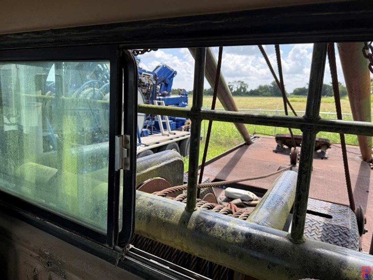 2007-mack-cv713-t/a-65k-gin-pole-winch-truck-image-19